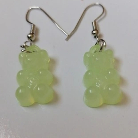 Matte gummy bear earrings 🐻💚💛 - Picture 4 of 5